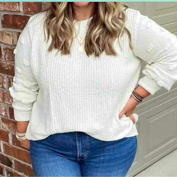 Womens Long Sleeve Chunky Knit oversized Crewneck Sweater. Cream, size Large. - Picture 4 of 13